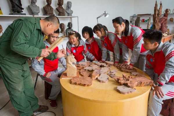 初中毕业去学什么手艺（初中毕业学什么手艺好男生）